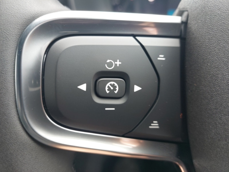 Used Volvo XC40 2025 for sale - 76967322: Photo 15