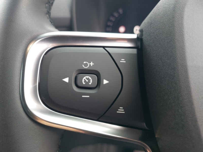 Used Volvo XC40 2025 for sale - 76150572: Photo 15