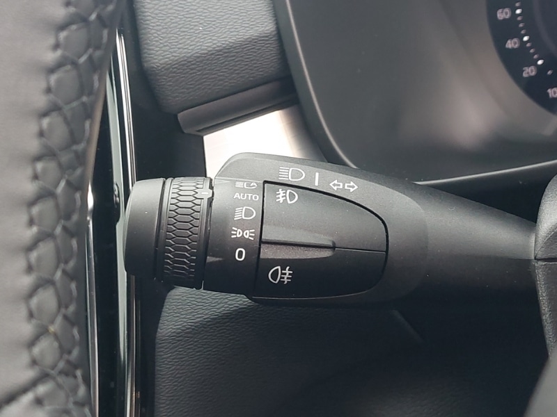 Used Volvo XC40 2025 for sale - 76150572: Photo 17