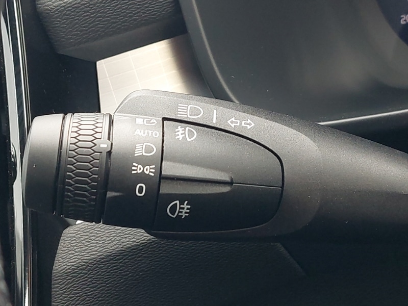 Used Volvo XC40 2025 for sale - 76721371: Photo 15