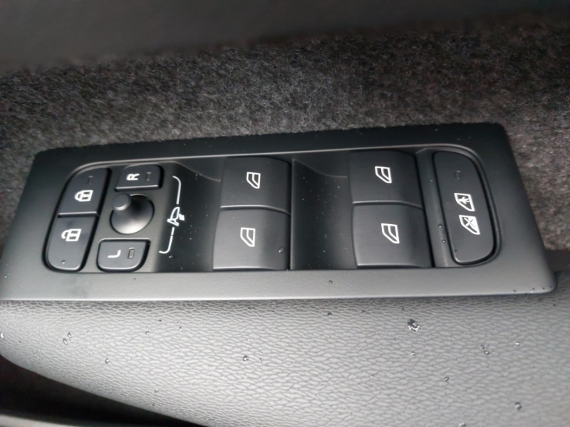 Used Volvo XC40 2025 for sale - 76721371: Photo 19