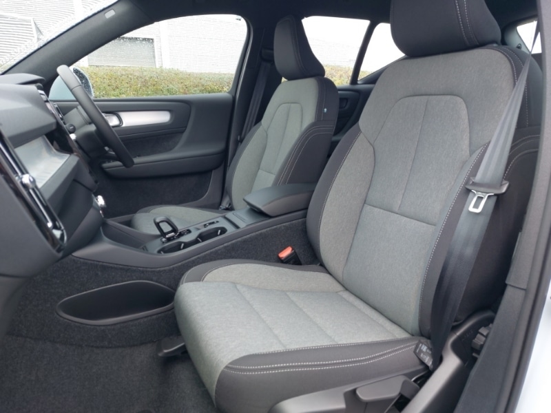 Used Volvo XC40 2025 for sale - 76721371: Photo 5