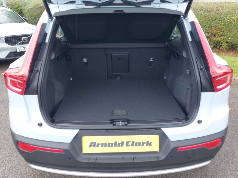 Used Volvo XC40 2025 for sale - 76721371: Photo 8