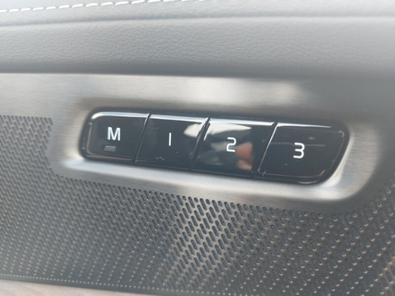 2025 Volvo XC90 2.0 B5P Plus Dark 5dr AWD Geartronic Estate Petrol Automatic - Picture 14 of 19