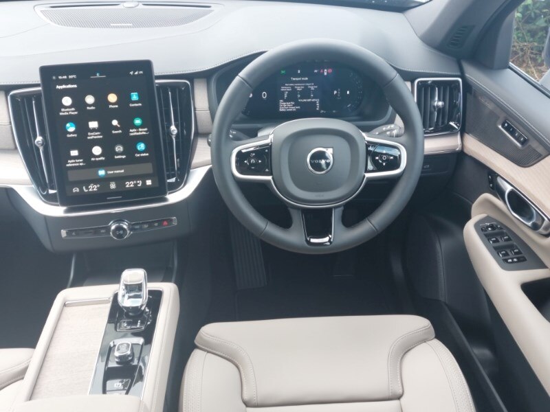 2025 Volvo XC90 2.0 B5P Plus Dark 5dr AWD Geartronic Estate Petrol Automatic - Picture 7 of 19