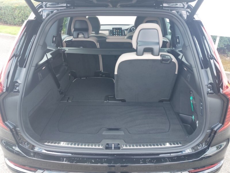 2025 Volvo XC90 2.0 B5P Plus Dark 5dr AWD Geartronic Estate Petrol Automatic - Picture 8 of 19
