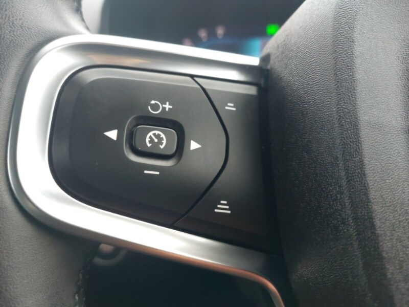 Used Volvo XC40 2023 for sale - 76478943: Photo 16