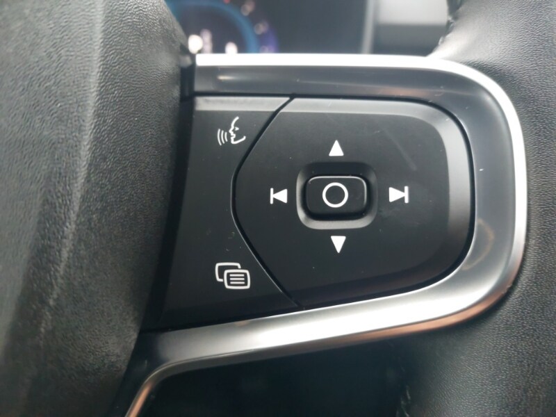 Used Volvo XC40 2023 for sale - 76478943: Photo 17