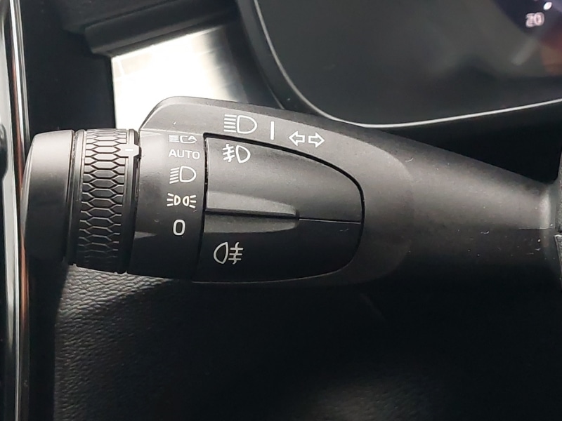 Used Volvo XC40 2023 for sale - 76478943: Photo 18