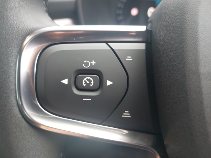 Used Volvo XC40 2025 for sale - 76954843: Photo 15