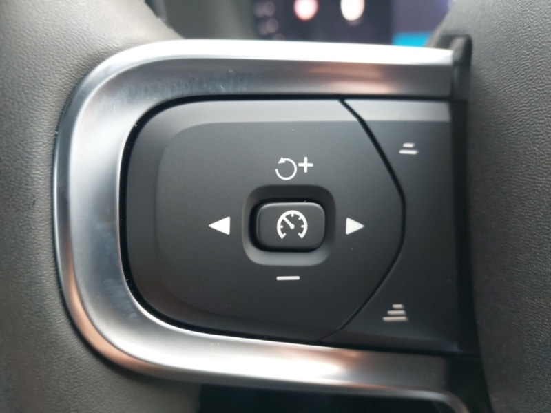 Used Volvo XC40 2025 for sale - 77126702: Photo 15