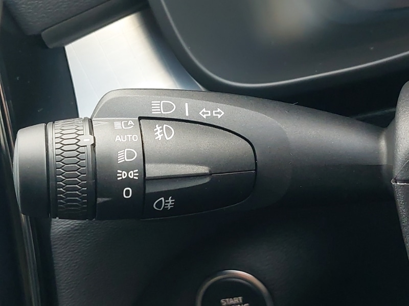 Used Volvo XC40 2025 for sale - 77126702: Photo 17