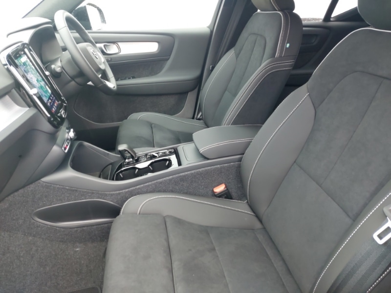 Used Volvo XC40 2025 for sale - 77815877: Photo 5