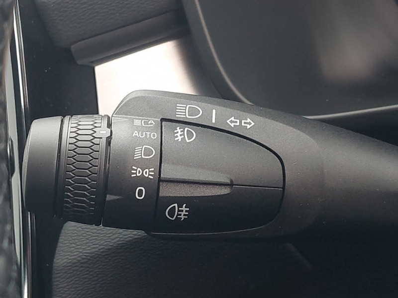Used Volvo XC40 2025 for sale - 75914346: Photo 15