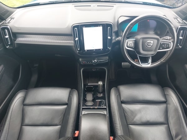 Used Volvo XC40 2021 for sale - 75550932: Photo 2