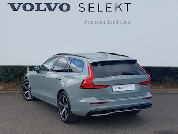 Used Volvo V60 2025 for sale - 79529357: Photo