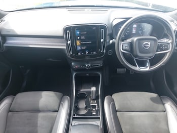 Used Volvo XC40 2021 for sale - 75657019: Photo