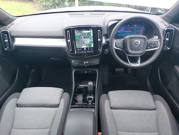 Used Volvo XC40 2023 for sale - 79105854: Photo