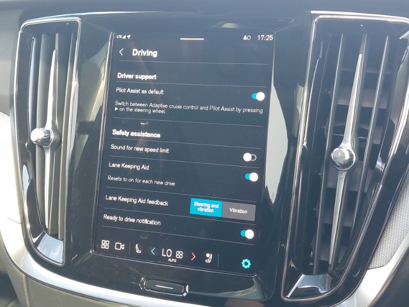 Used Volvo V60 2025 for sale - 78125643: Photo 17