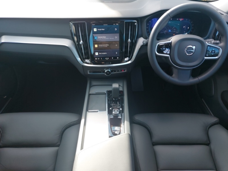 Used Volvo V60 2025 for sale - 78125643: Photo 2