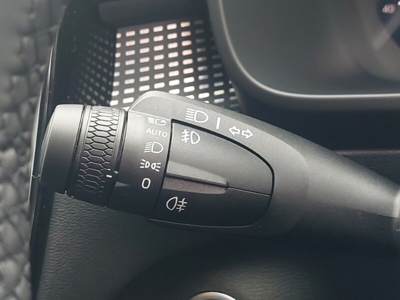 Used Volvo XC40 2025 for sale - 75914361: Photo 17