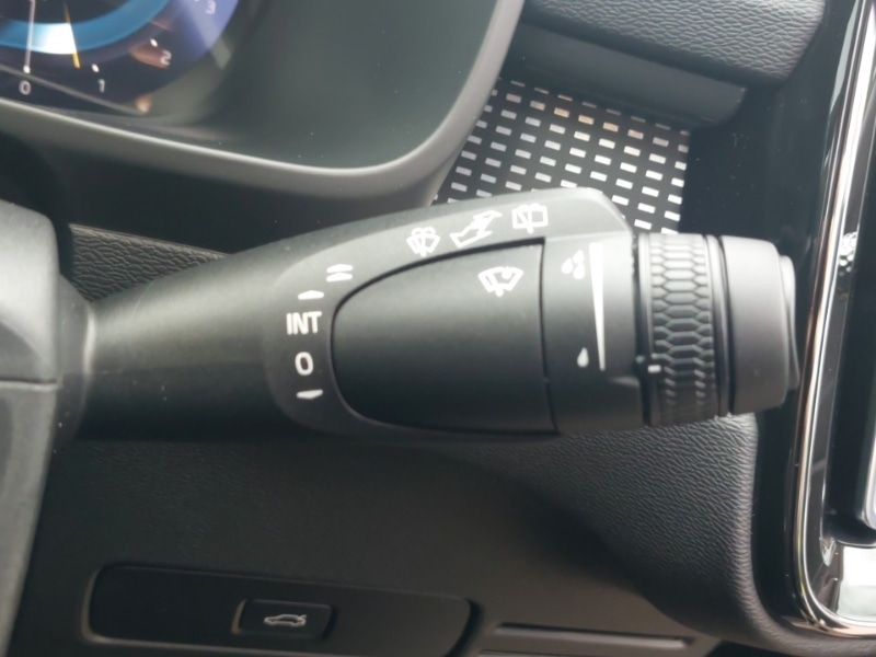 Used Volvo XC40 2025 for sale - 75914361: Photo 18