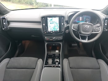 Used Volvo XC40 2025 for sale - 75914361: Photo