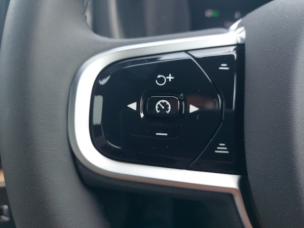 Used Volvo XC60 2025 for sale - 75309477: Photo 15