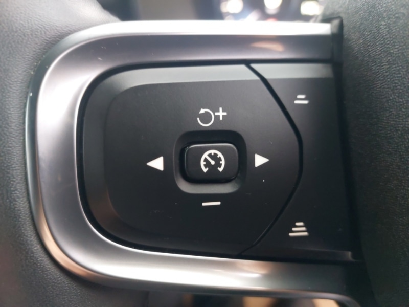 Used Volvo XC40 2021 for sale - 76815891: Photo 14