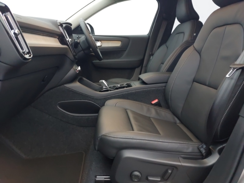 Used Volvo XC40 2025 for sale - 76987261: Photo 5