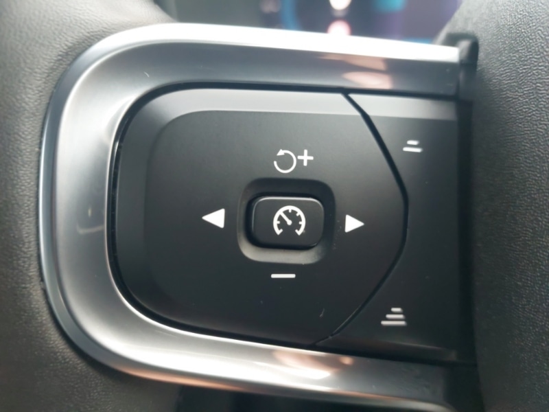 Used Volvo XC40 2023 for sale - 77751738: Photo 13