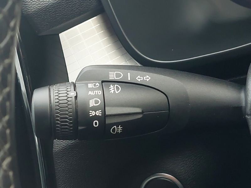 Used Volvo XC40 2023 for sale - 77751738: Photo 15