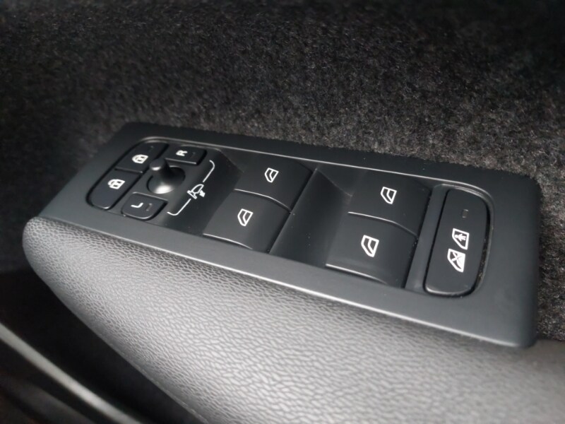 Used Volvo XC40 2023 for sale - 77852461: Photo 19