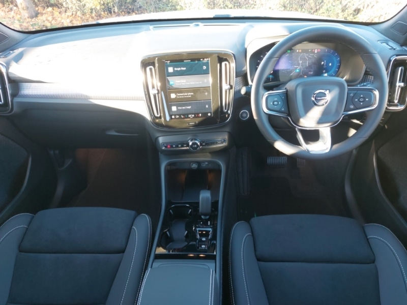 Used Volvo XC40 2025 for sale - 76954842: Photo 2