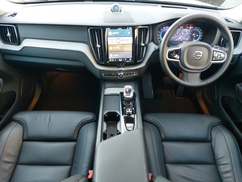 Used Volvo XC60 2025 for sale - 76880221: Photo 2