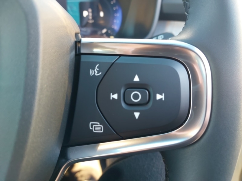 Used Volvo XC40 2025 for sale - 76639028: Photo 12