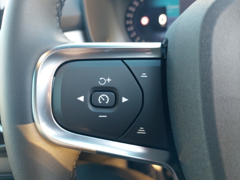 Used Volvo XC40 2025 for sale - 76639028: Photo 13