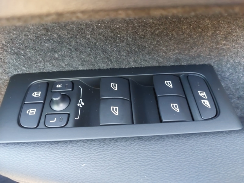 Used Volvo XC40 2025 for sale - 76639028: Photo 19