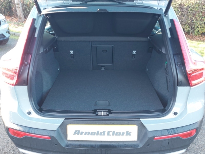 Used Volvo XC40 2025 for sale - 76639028: Photo 8