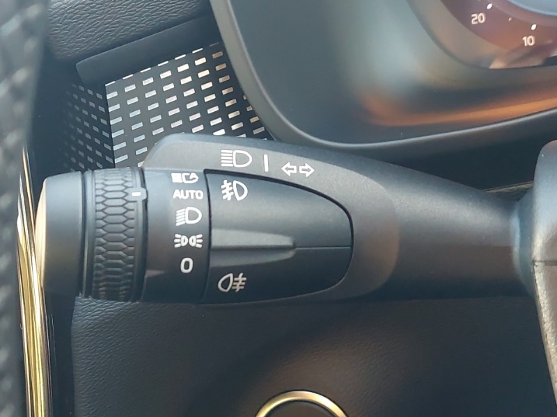 Used Volvo XC40 2025 for sale - 76954844: Photo 17