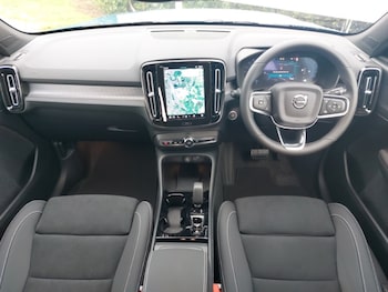 Used Volvo XC40 2025 for sale - 75576223: Photo
