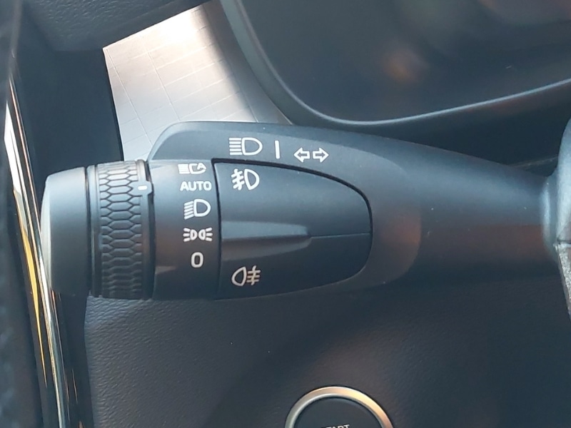 Used Volvo XC40 2025 for sale - 76639247: Photo 15