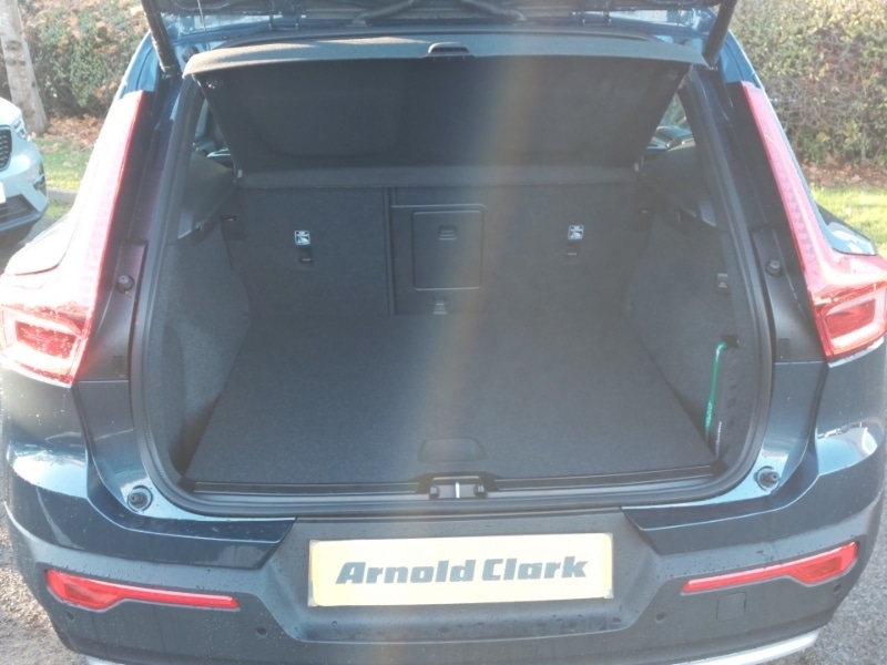 Used Volvo XC40 2025 for sale - 76639247: Photo 8