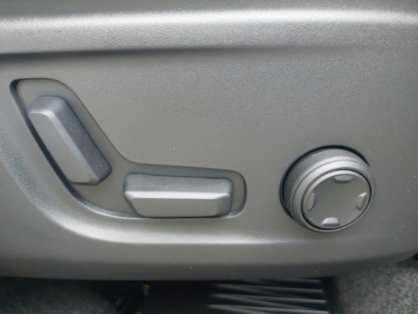 Used Volvo XC40 2025 for sale - 76325767: Photo 13