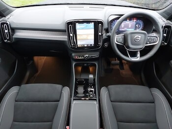 Used Volvo XC40 2025 for sale - 76978414: Photo