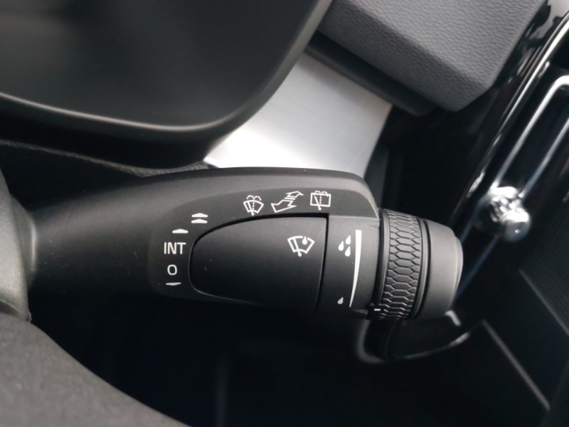 Used Volvo XC40 2025 for sale - 77010835: Photo 17