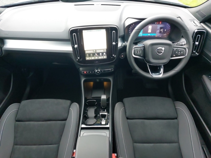 Used Volvo XC40 2025 for sale - 77010835: Photo 2
