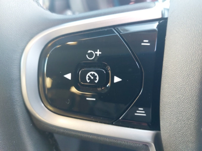 Used Volvo XC60 2023 for sale - 77251829: Photo 16