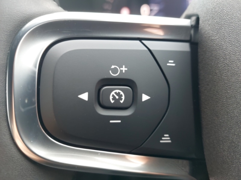 Used Volvo XC40 2025 for sale - 77815818: Photo 15