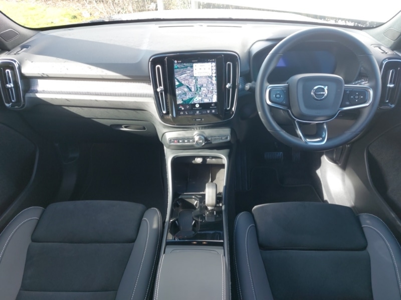 Used Volvo EX40 2025 for sale - 77933021: Photo 2